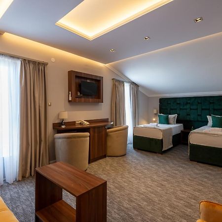 Hotel Ideall Podgorica Buitenkant foto