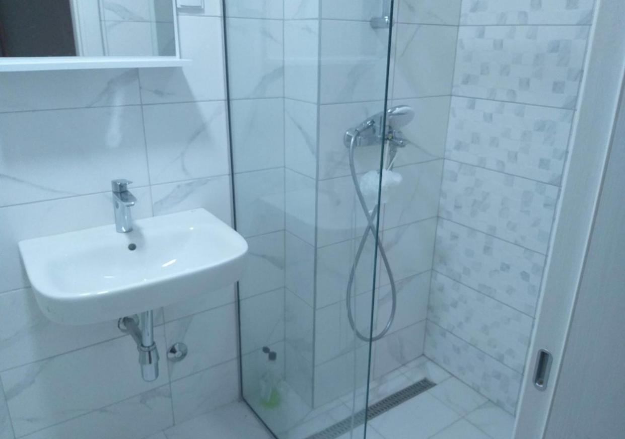 Hotel Ideall Podgorica Buitenkant foto
