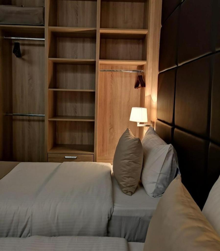 Hotel Ideall Podgorica Buitenkant foto