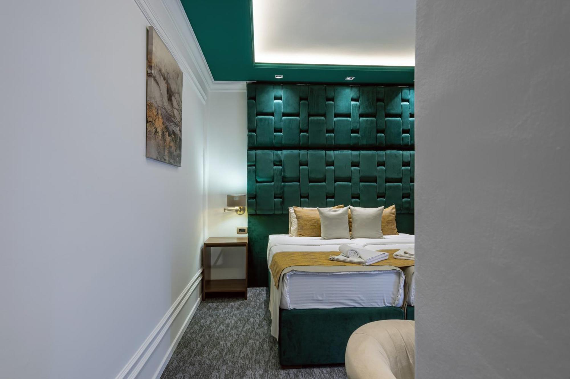 Hotel Ideall Podgorica Buitenkant foto