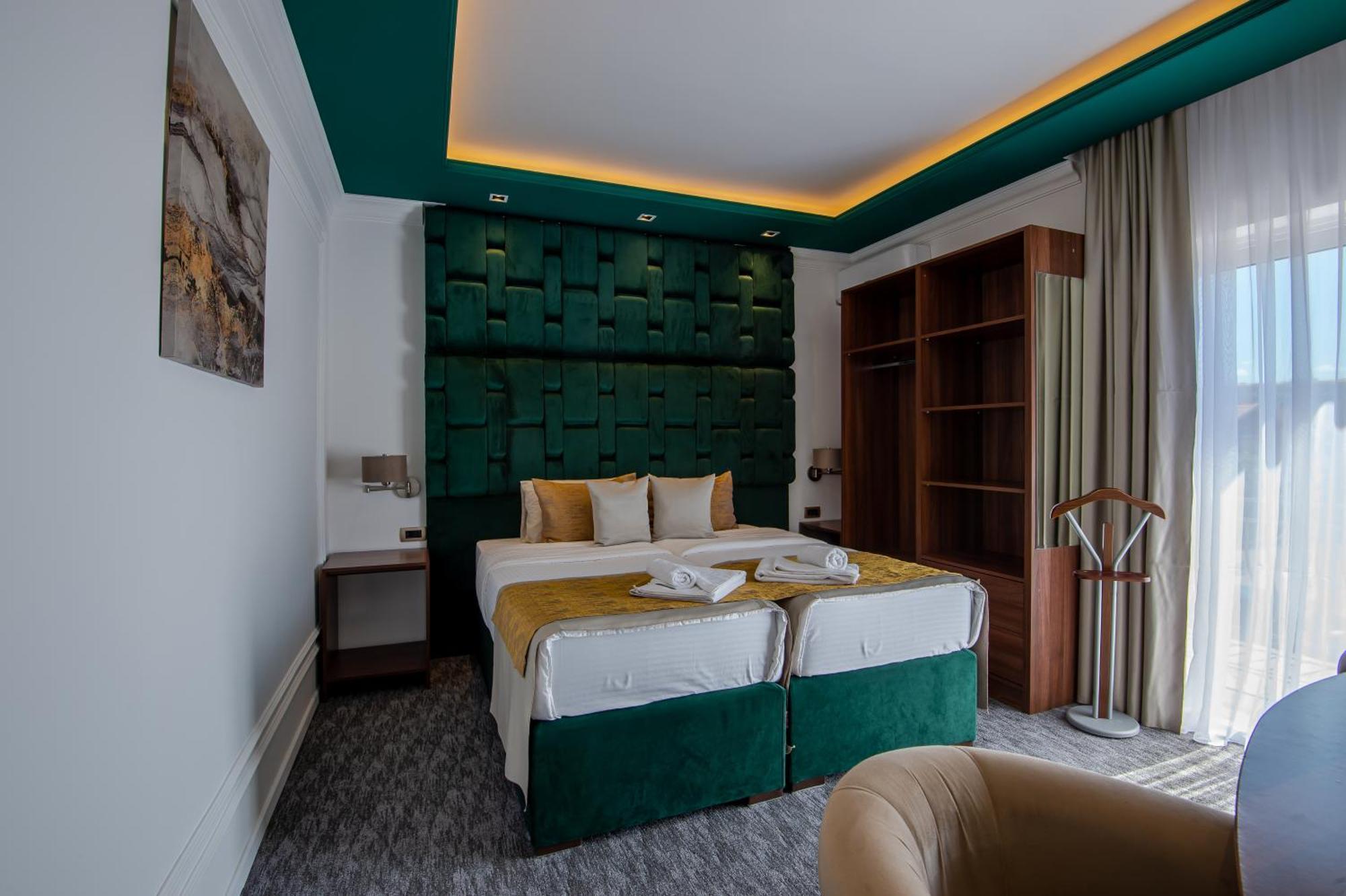 Hotel Ideall Podgorica Buitenkant foto