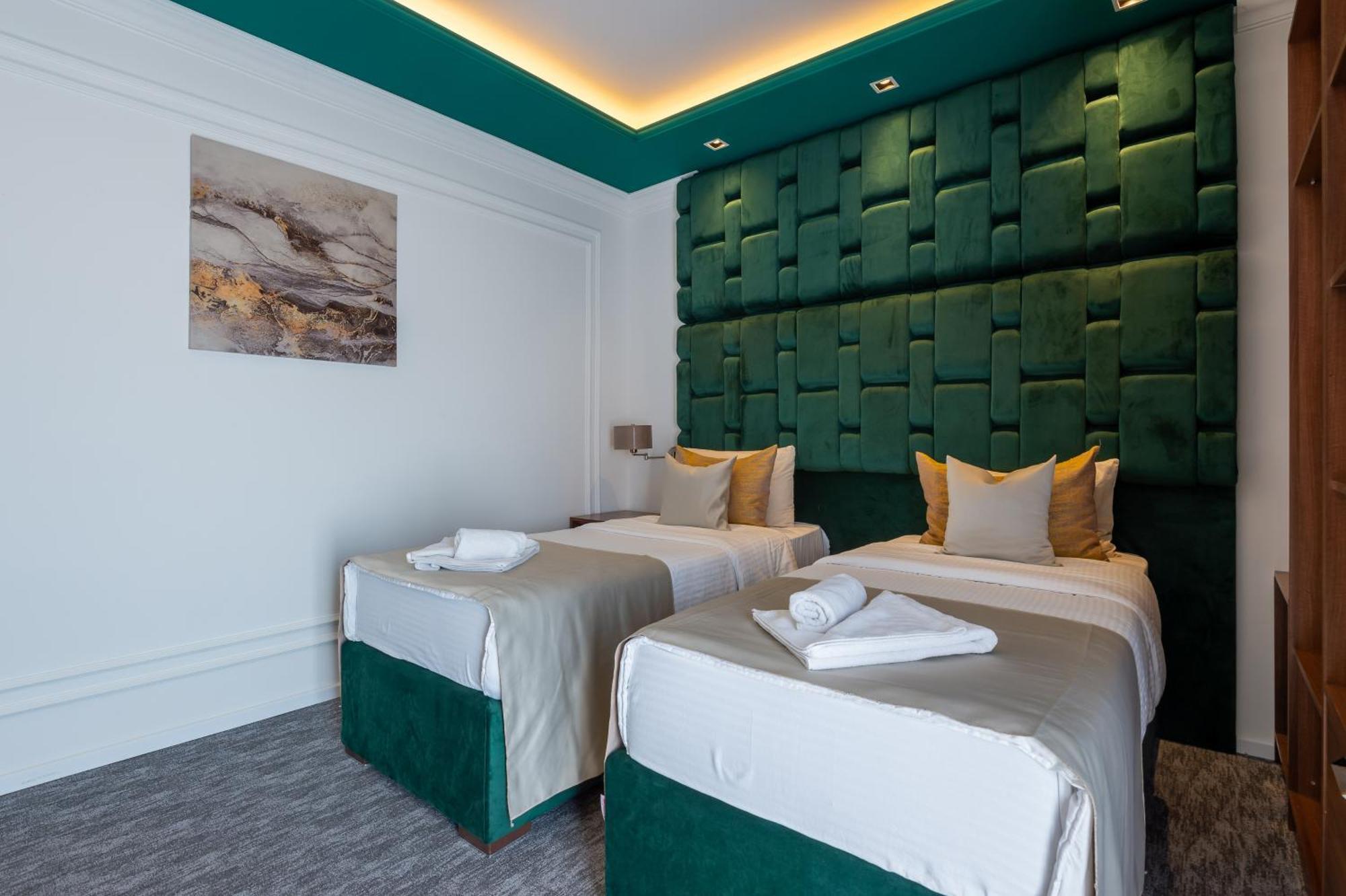 Hotel Ideall Podgorica Buitenkant foto
