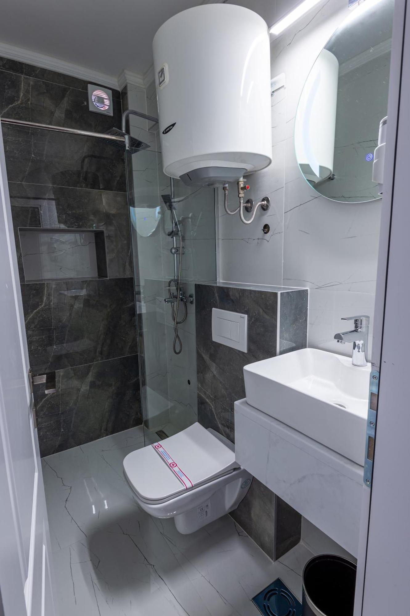 Hotel Ideall Podgorica Buitenkant foto