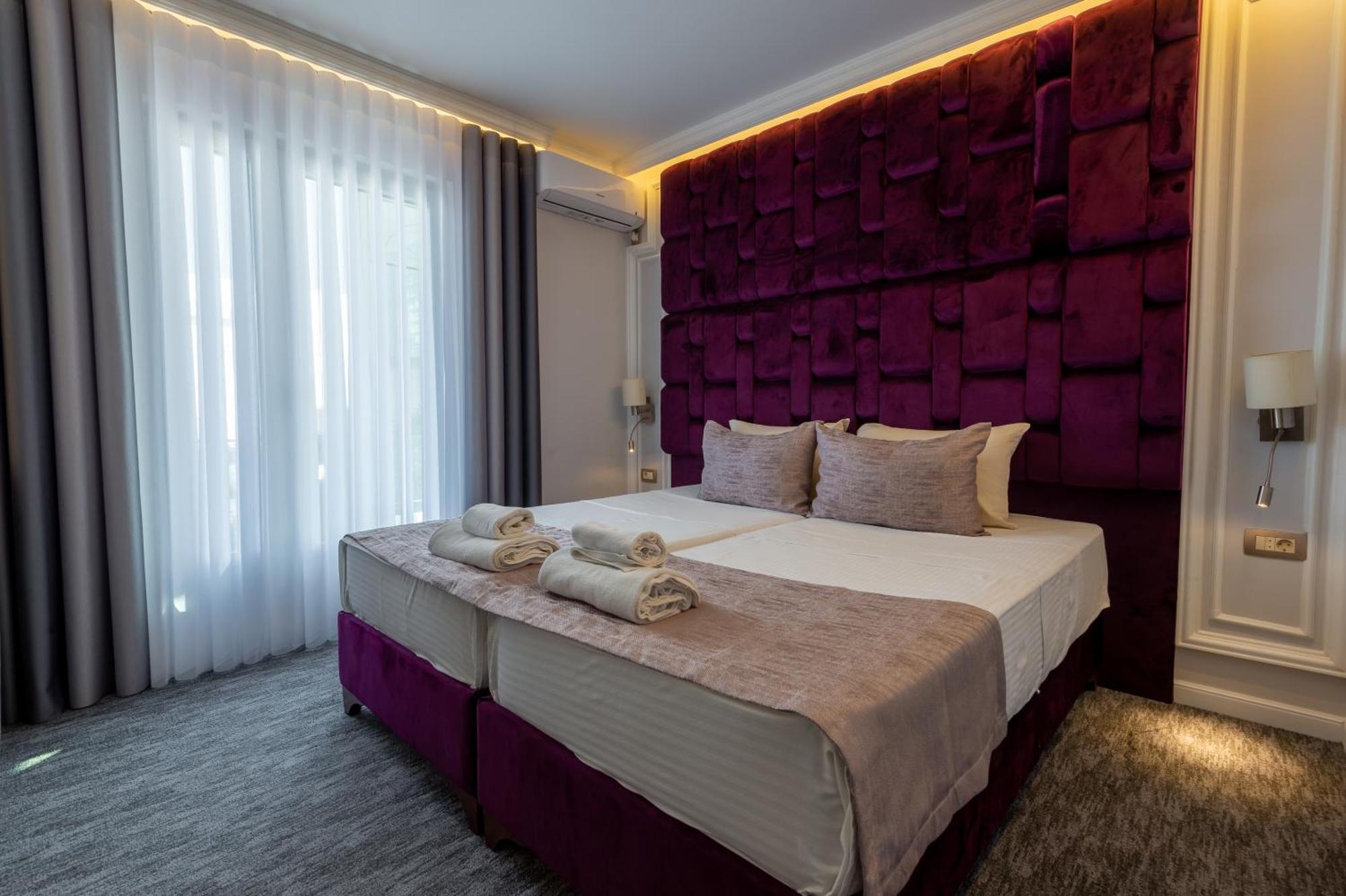 Hotel Ideall Podgorica Buitenkant foto