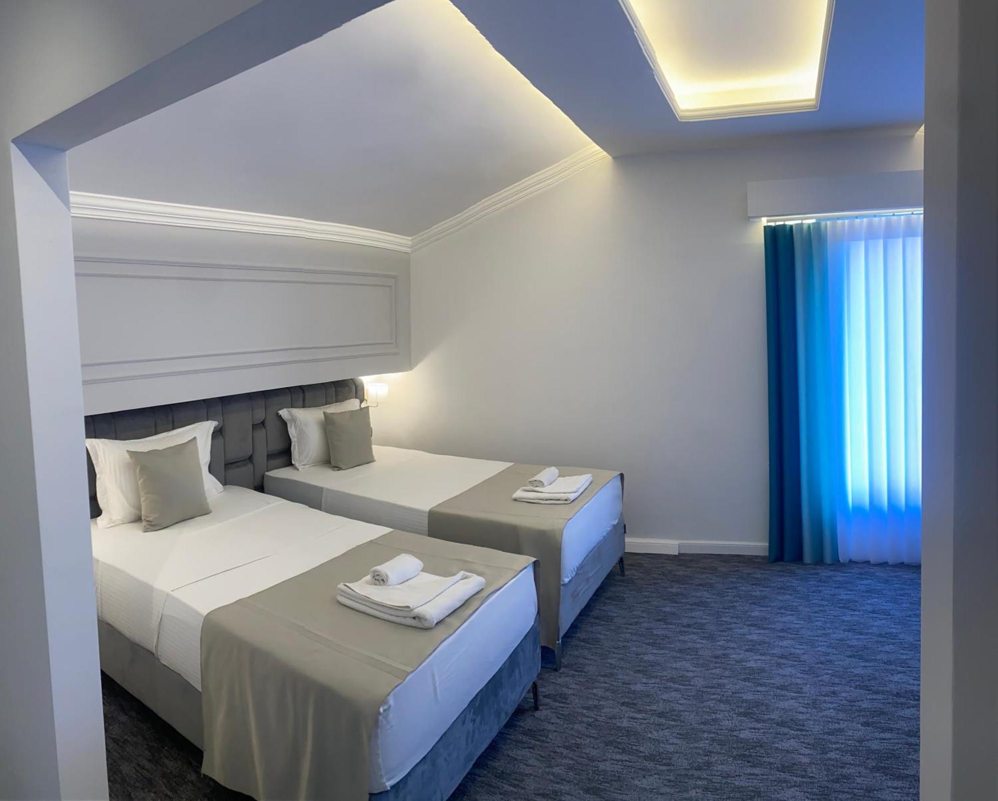 Hotel Ideall Podgorica Buitenkant foto
