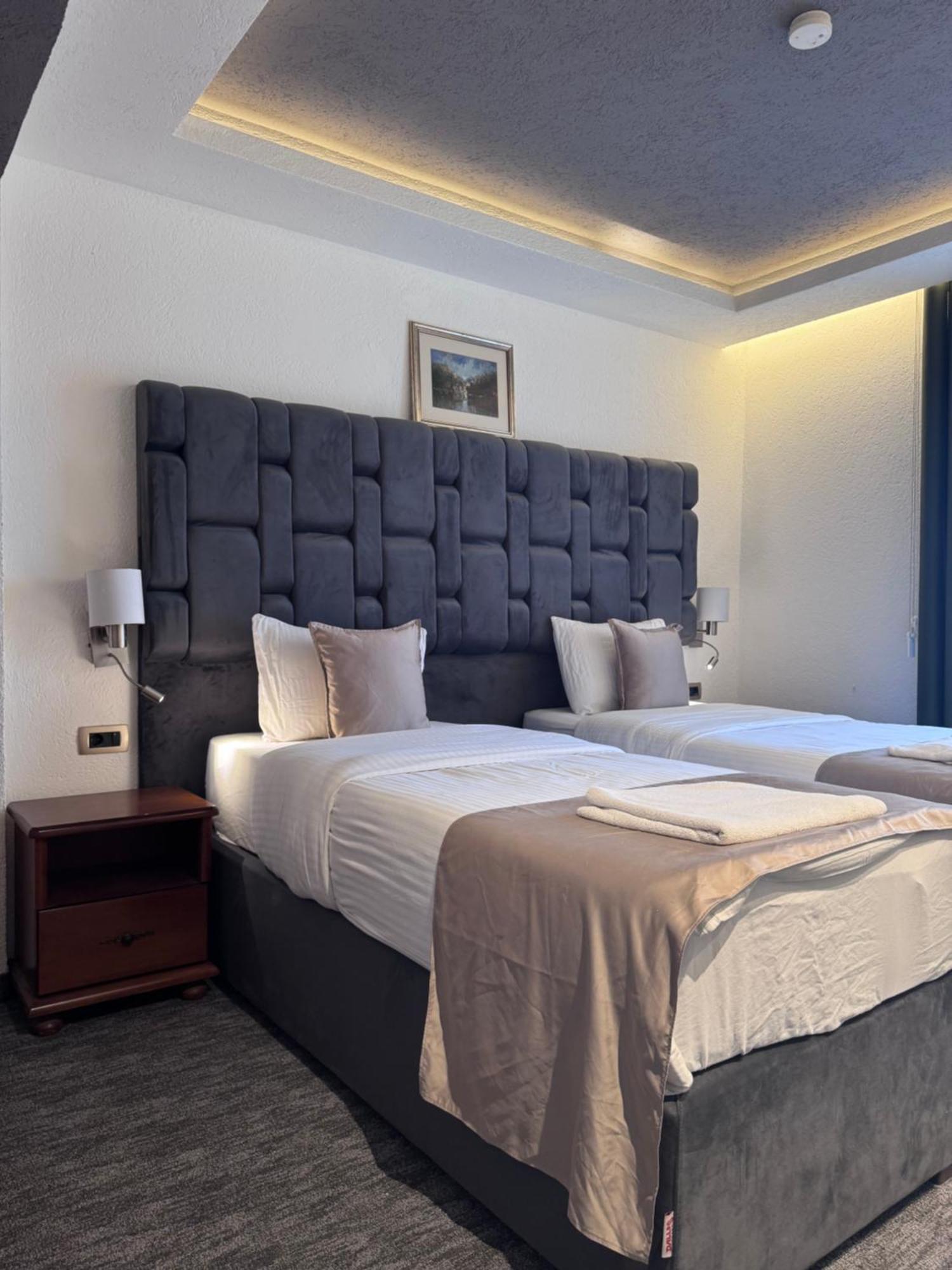 Hotel Ideall Podgorica Buitenkant foto