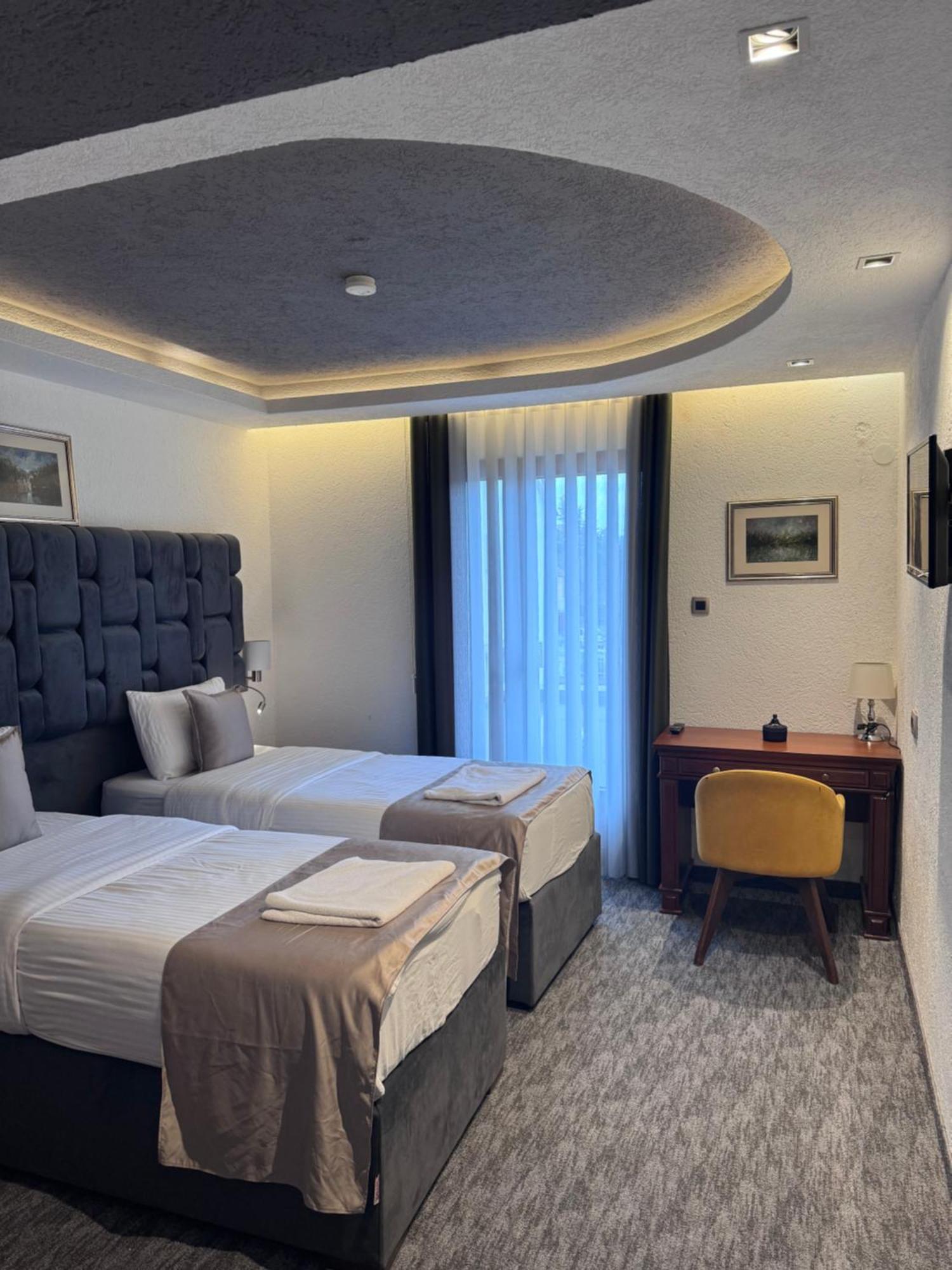 Hotel Ideall Podgorica Buitenkant foto